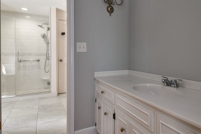 46 Donnelly Dr, Dover, MA 02030