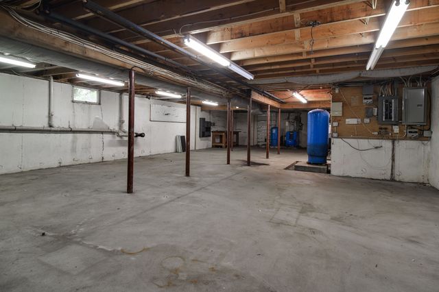 46 Donnelly Dr, Dover, MA 02030