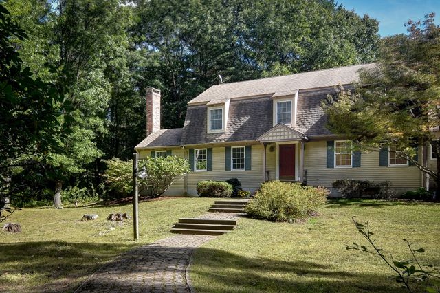 46 Donnelly Dr, Dover, MA 02030