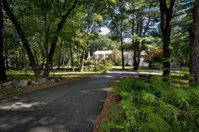 46 Donnelly Dr, Dover, MA 02030