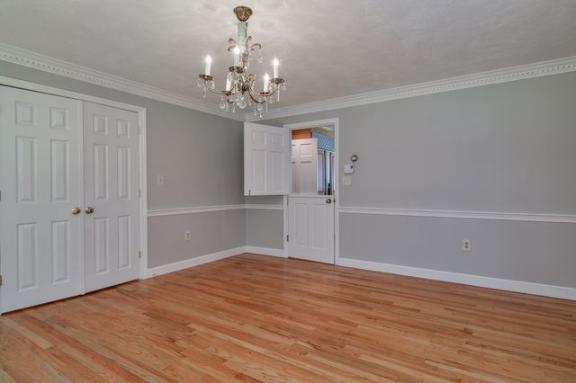 46 Donnelly Dr, Dover, MA 02030
