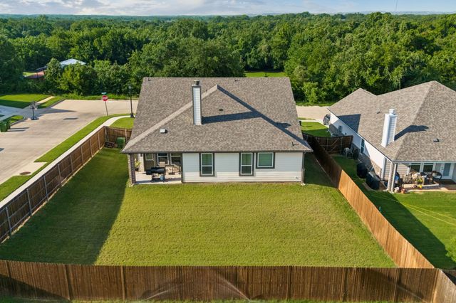 772 Brookside Drive, Springtown, TX 76082