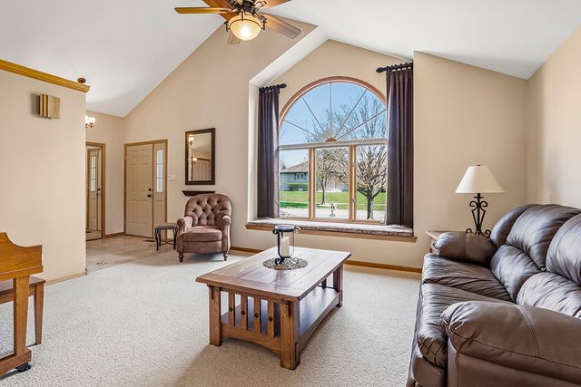 3204 Hickory Creek Drive, New Lenox, IL 60451