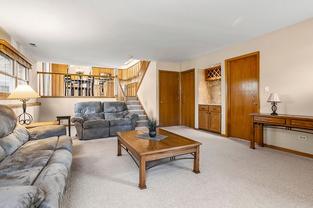 3204 Hickory Creek Drive, New Lenox, IL 60451