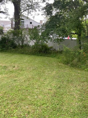 23 Wright Avenue, Hyde Park, NY 12538