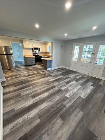 23 Wright Avenue, Hyde Park, NY 12538