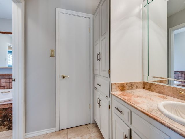 2814 Augusta Lane, Arlington, TX 76012