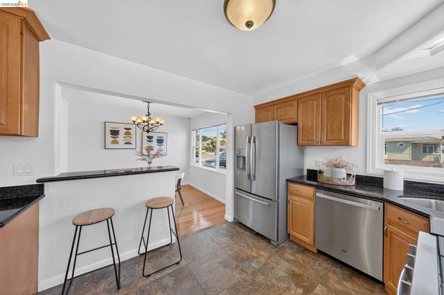 2327 Maywood Ave, Oakland, CA 94605