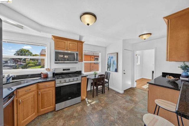 2327 Maywood Ave, Oakland, CA 94605