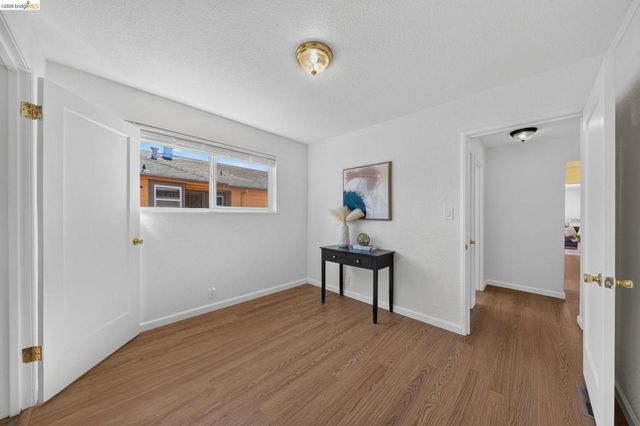 2327 Maywood Ave, Oakland, CA 94605