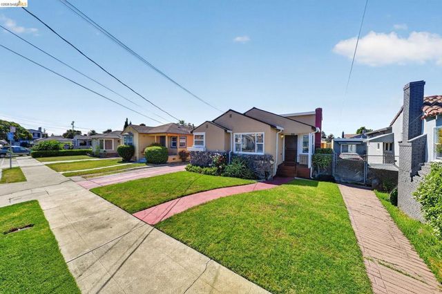 2327 Maywood Ave, Oakland, CA 94605