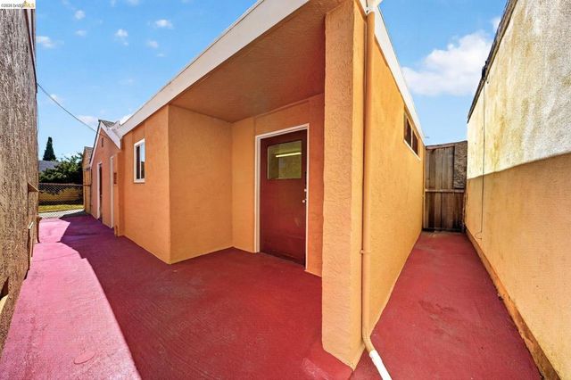 2327 Maywood Ave, Oakland, CA 94605