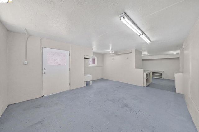 2327 Maywood Ave, Oakland, CA 94605