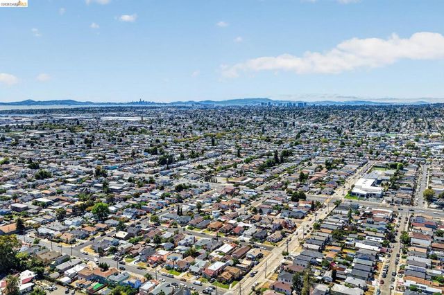 2327 Maywood Ave, Oakland, CA 94605