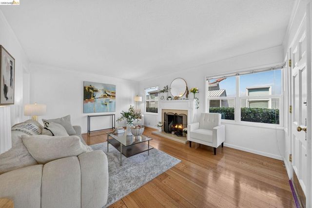2327 Maywood Ave, Oakland, CA 94605