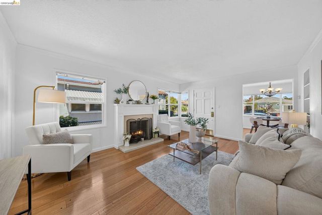 2327 Maywood Ave, Oakland, CA 94605