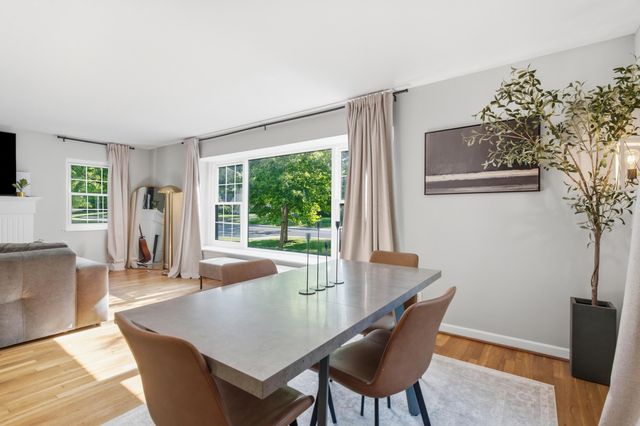 2569 Chester Road, Upper Arlington, OH 43221