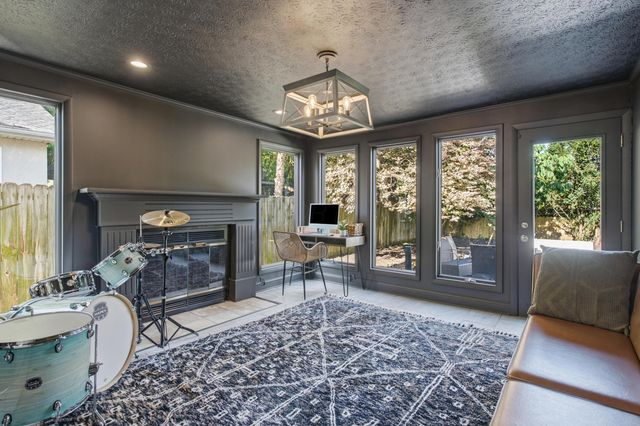 2569 Chester Road, Upper Arlington, OH 43221