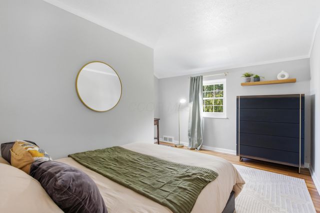 2569 Chester Road, Upper Arlington, OH 43221