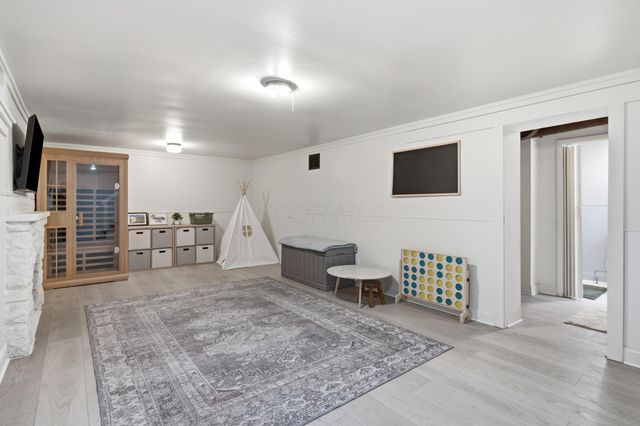 2569 Chester Road, Upper Arlington, OH 43221