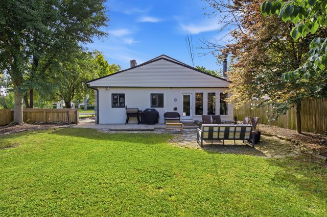 2569 Chester Road, Upper Arlington, OH 43221