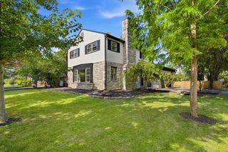 2569 Chester Road, Upper Arlington, OH 43221