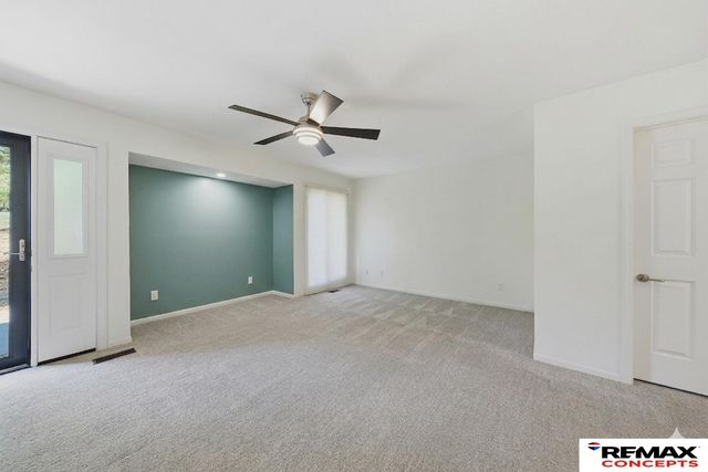 1901 Greenbriar Lane, Lincoln, NE 68506