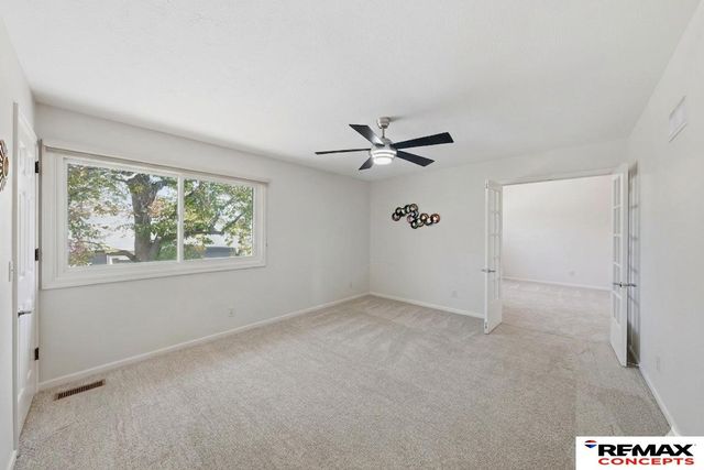1901 Greenbriar Lane, Lincoln, NE 68506