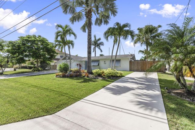 1769 SW Dyer Point Road, Palm City, FL 34990