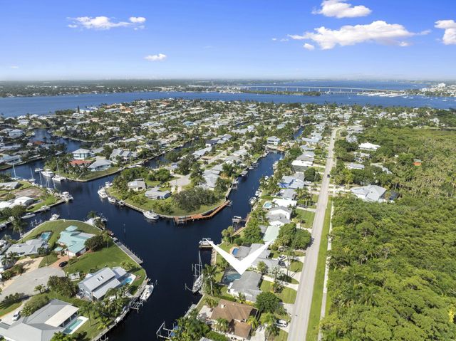 1769 SW Dyer Point Road, Palm City, FL 34990