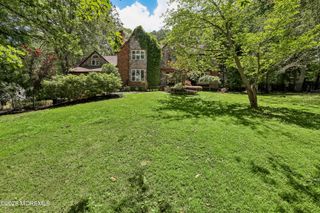 827 Holmdel Road, Holmdel, NJ 07733