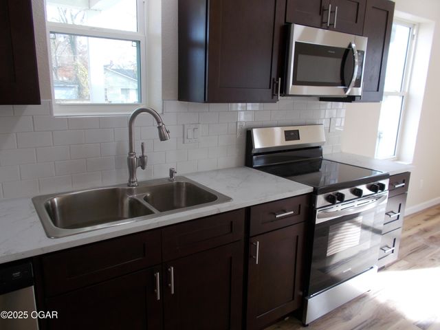 1815 S Picher Avenue, Joplin, MO 64804