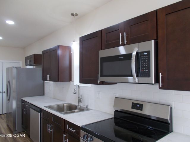 1815 S Picher Avenue, Joplin, MO 64804