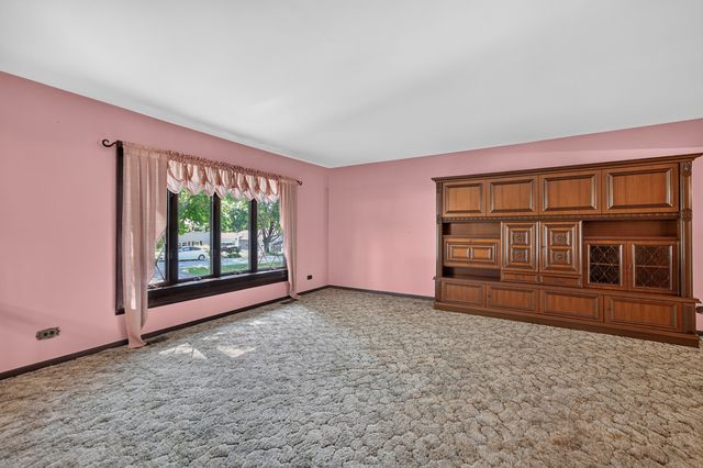 4N326 Wiant Road, West Chicago, IL 60185