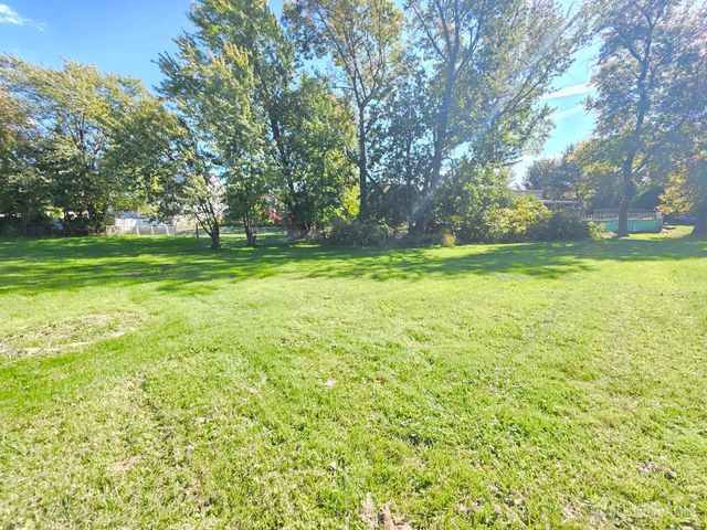 176 Kensington Avenue, Colonia, NJ 07067