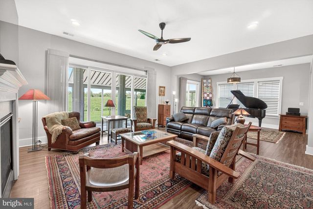 374 LIVELY STREAM WAY, Gettysburg, PA 17325