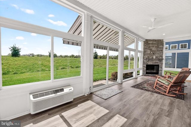 374 LIVELY STREAM WAY, Gettysburg, PA 17325