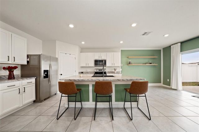 740 SQUIRES GROVE DRIVE, Winter Haven, FL 33880