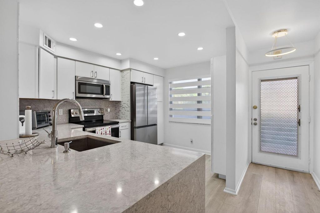 3201 Portofino Point F1, Coconut Creek, FL 33066