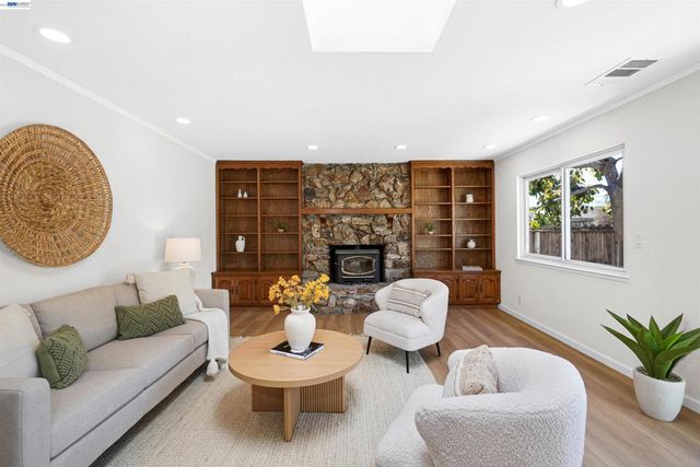 4325 Lorren Dr, Fremont, CA 94536