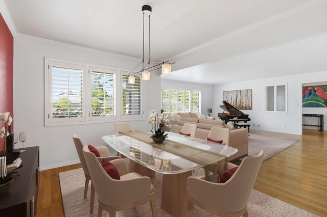 3950 American River Dr, Sacramento, CA 95864