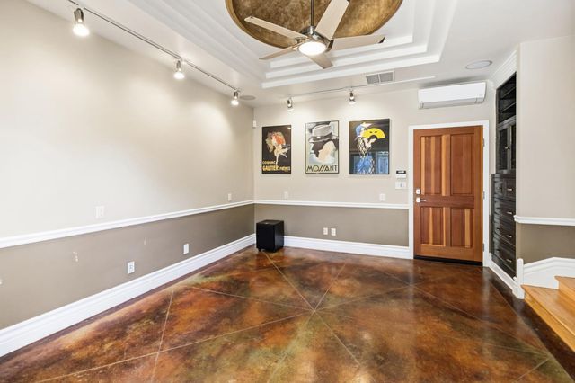 3950 American River Dr, Sacramento, CA 95864