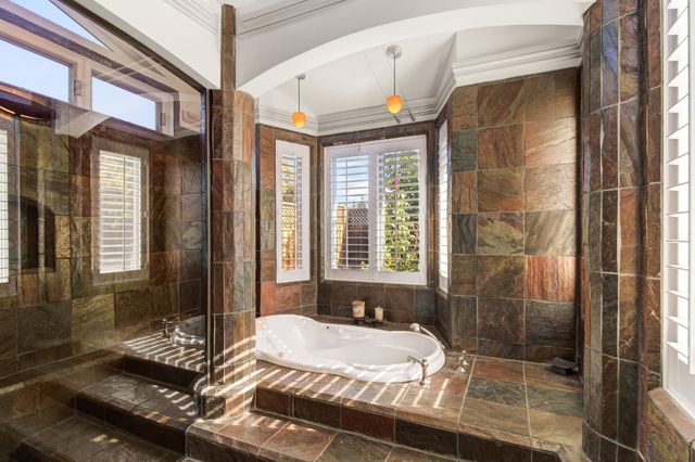 3950 American River Dr, Sacramento, CA 95864