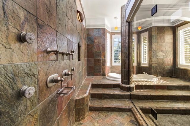 3950 American River Dr, Sacramento, CA 95864