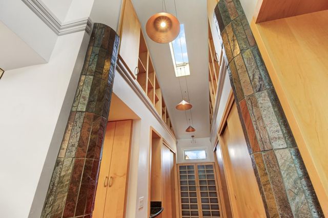 3950 American River Dr, Sacramento, CA 95864