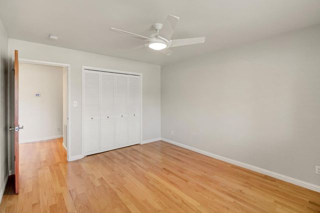 3950 American River Dr, Sacramento, CA 95864