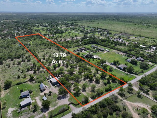 925 Longhollow RD, Dale, TX 78616