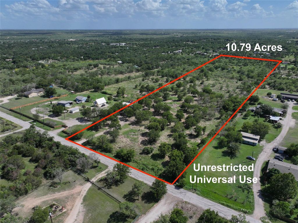 925 Longhollow RD, Dale, TX 78616