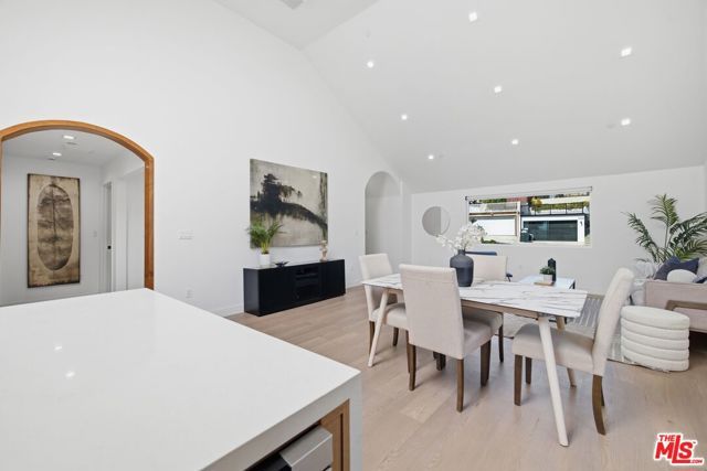 3926 S Ridgeley Drive, Los Angeles, CA 90008