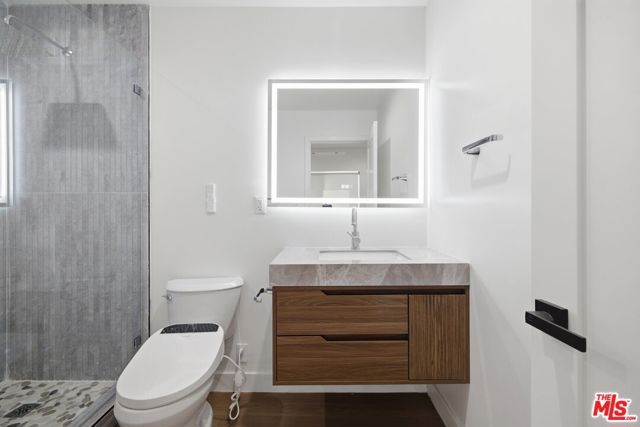 3926 S Ridgeley Drive, Los Angeles, CA 90008